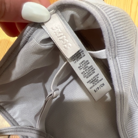 SKIMS Ribbed Bralette - Picture 3 of 4